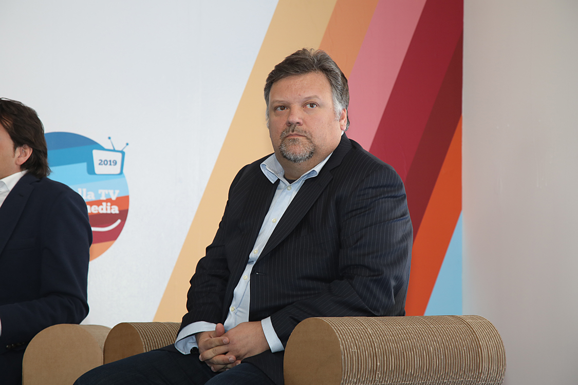 Festival della TV e dei Nuovi Media 2019_141.jpg - Road to Tokyo 2020: Eurosport e l’esperienza olimpica Cosa significa partecipare a una Olimpiade? E magari vincere una medaglia d’oro?  Alcuni tra i grandi atleti azzurri, tra cui la portabandiera di PyeongChang 2018 Arianna Fontana, raccontano le loro sfide, le loro emozioni e i loro successi a cinque cerchi.  E per Eurosport, broadcaster ufficiale delle prossime tre Olimpiadi, la sfida di portare nelle case degli italiani un’esperienza mai vista prima.